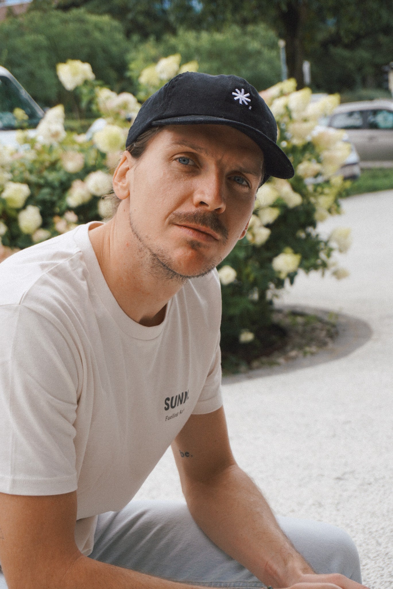 Bestickte Cord Cap